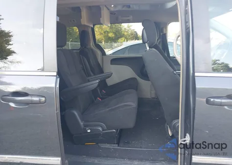 2011 Chrysler Town & Country Touring z USA, uszkodzony, nr VIN 2A4RR5DGXBR734777